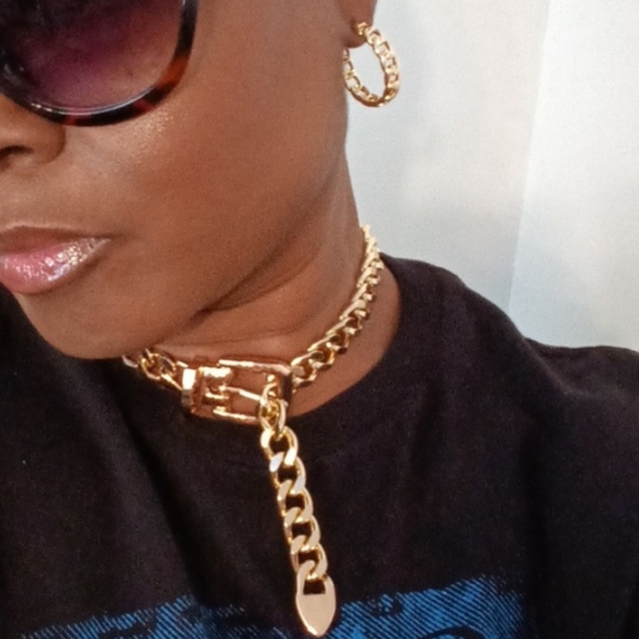 @HELPMEHELPU IS LIVE! - Picture 10 of 12